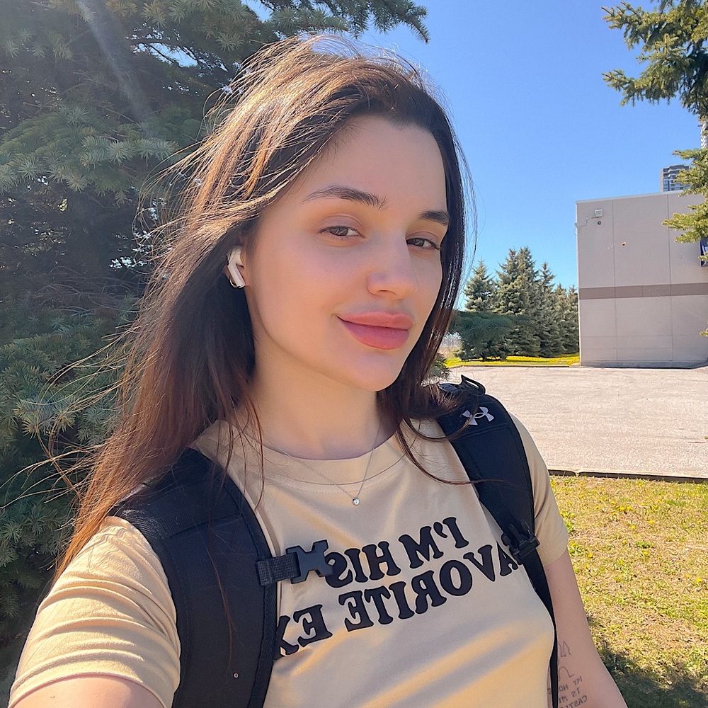 Meet your Posher, Alina